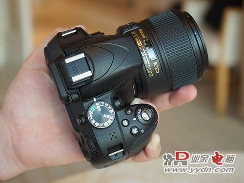 再次刷新入门级单反门槛 点评尼康D3300 
