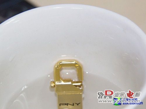 造型各异 4款USB2.0优盘新品横向评测 