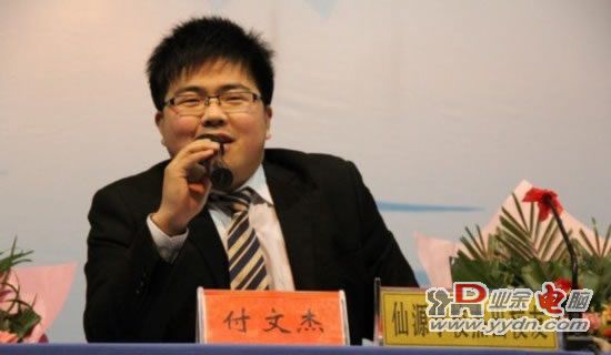 摆地摊卖盆栽到当董事长 90后大学生创业故事