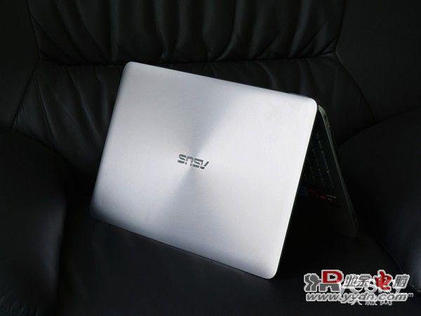 搭载AMD FX7600处理器 华硕新本N551ZU评测